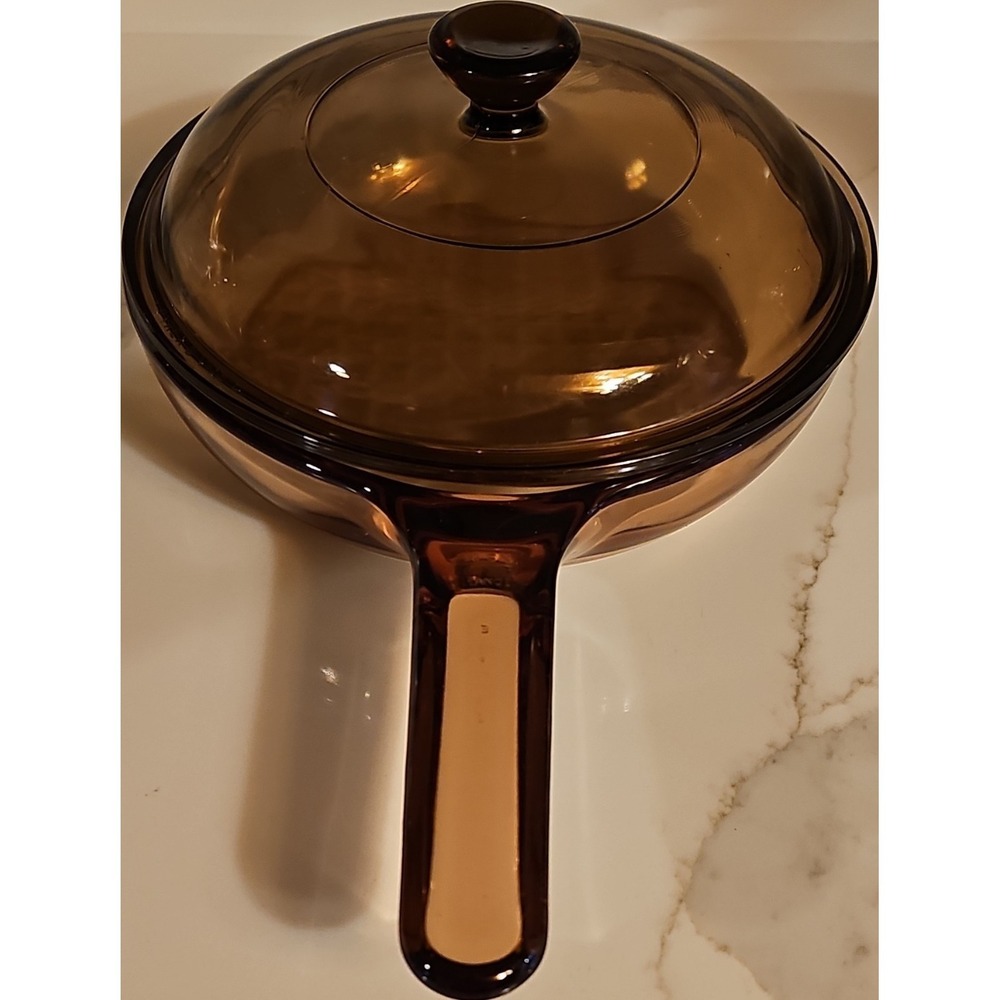 Pyrex v 1.5 Never Used Glass Frying Pan with Lid, Brown, 7in Round, Long Handle